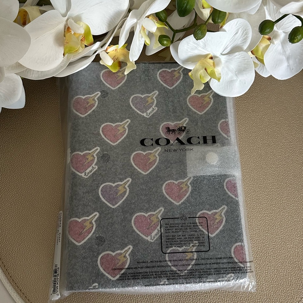 NWT ❤️⚡️💜 Coach Notebook In Signature Canvas With With Heart Bolt Print - Picture 4 of 5